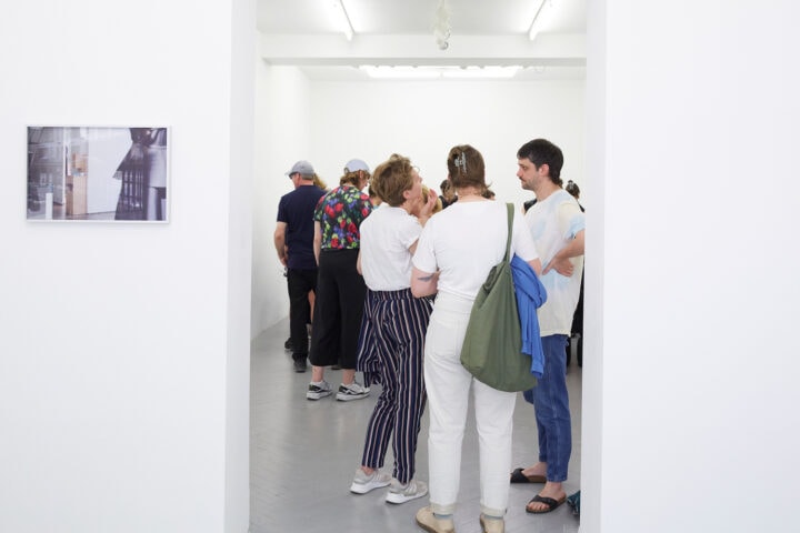 Bilder Eröffnung der Ausstellung SuperficialSurfaces in Frise Hamburg