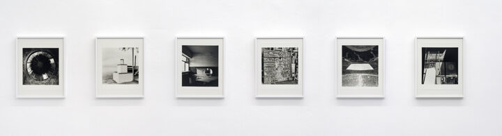 Ausstellungsansichten-Erratische Blöcke-Brandis-Canham in der Frise