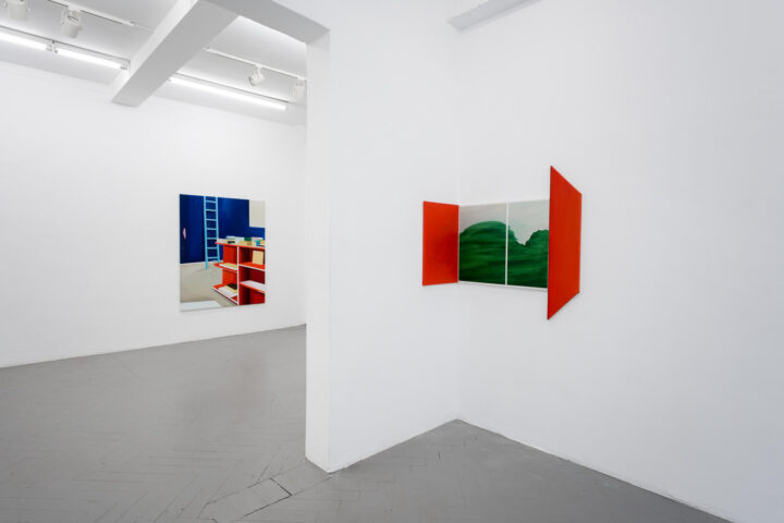 Ausstellungsansichten mit Malereien von Johanna Failer