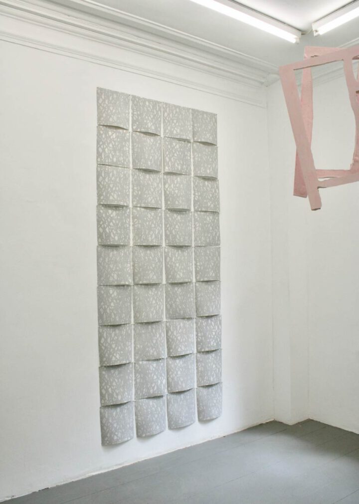 Raumansichten der Ausstellung „ungelegen stören