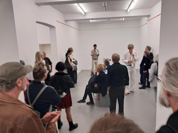 Ein Dialog von Klang und Visualität, Bilder der Frise-Eröffnung