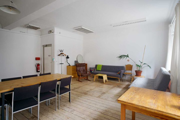 Frise Künstler*innenhaus. Fotos des Artist in Residence