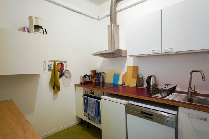 Frise Künstler*innenhaus. Fotos des Artist in Residence