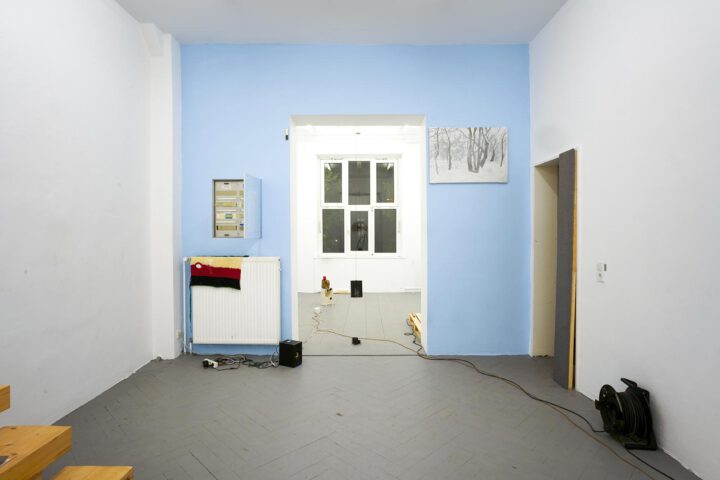 Exhibition View, Frise-Künstler.innenhaus: Klasse Jason Dodge